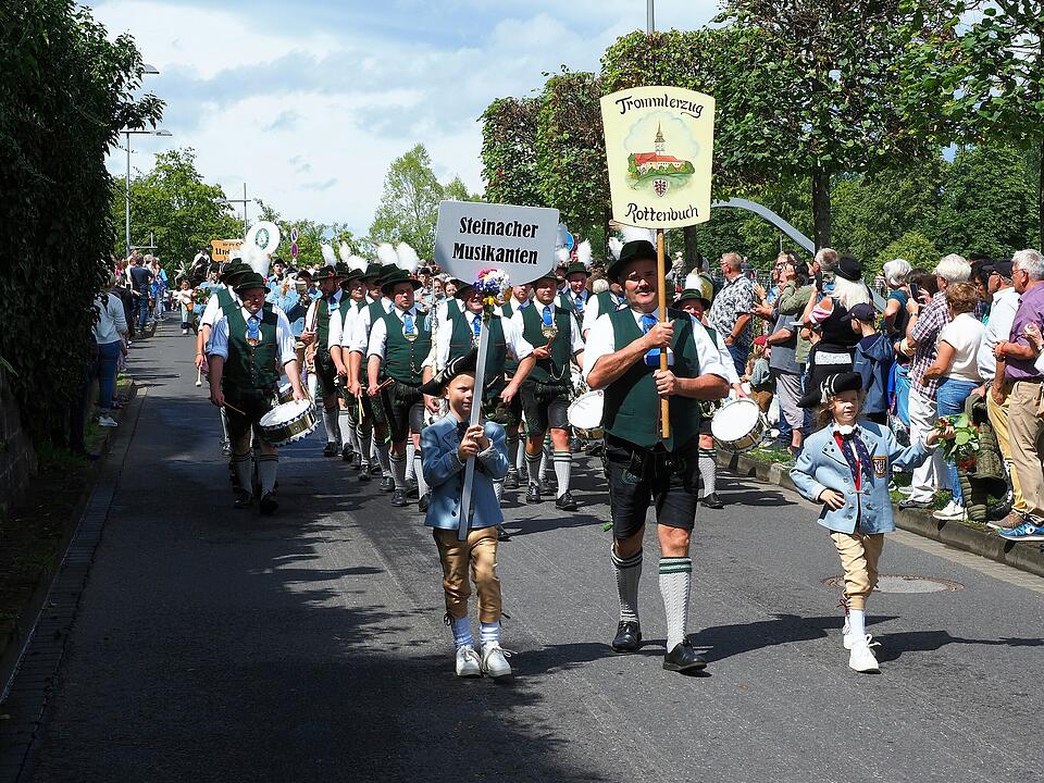 Großer historischer Festzug durch Bad Kissingen!