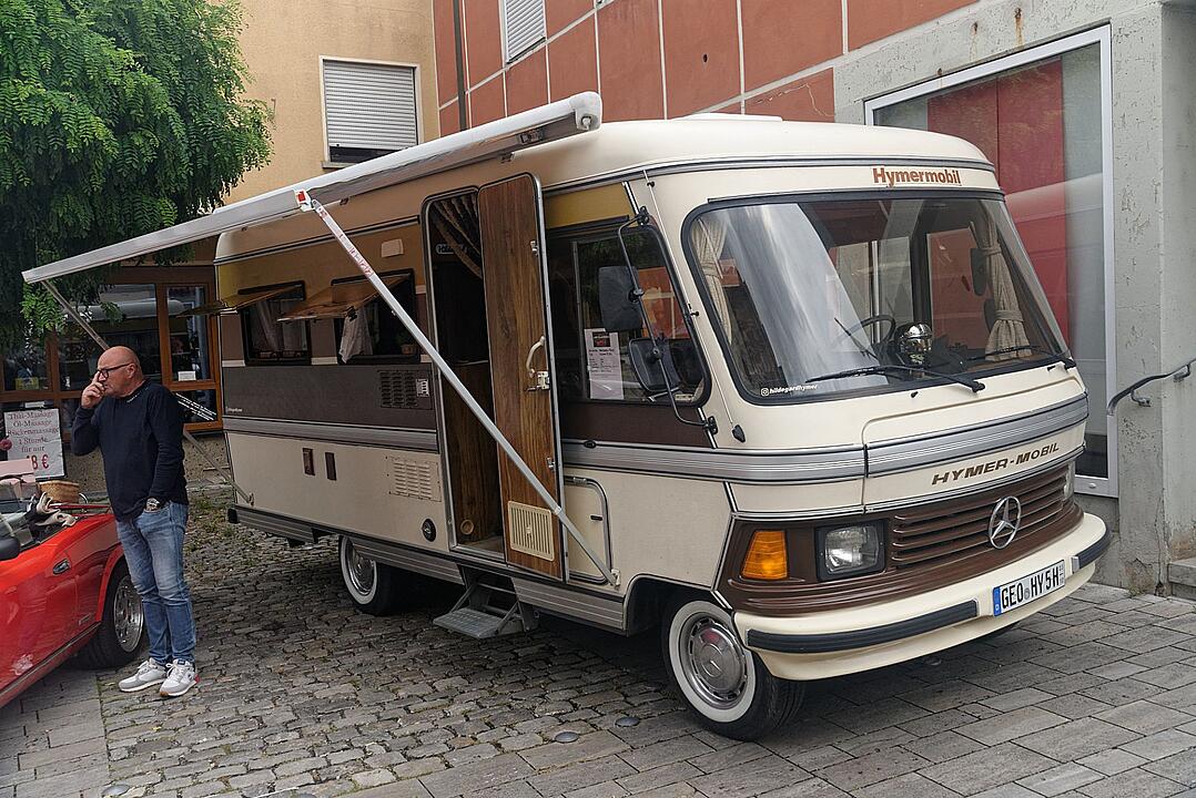 Historische Automobile und Motorräder