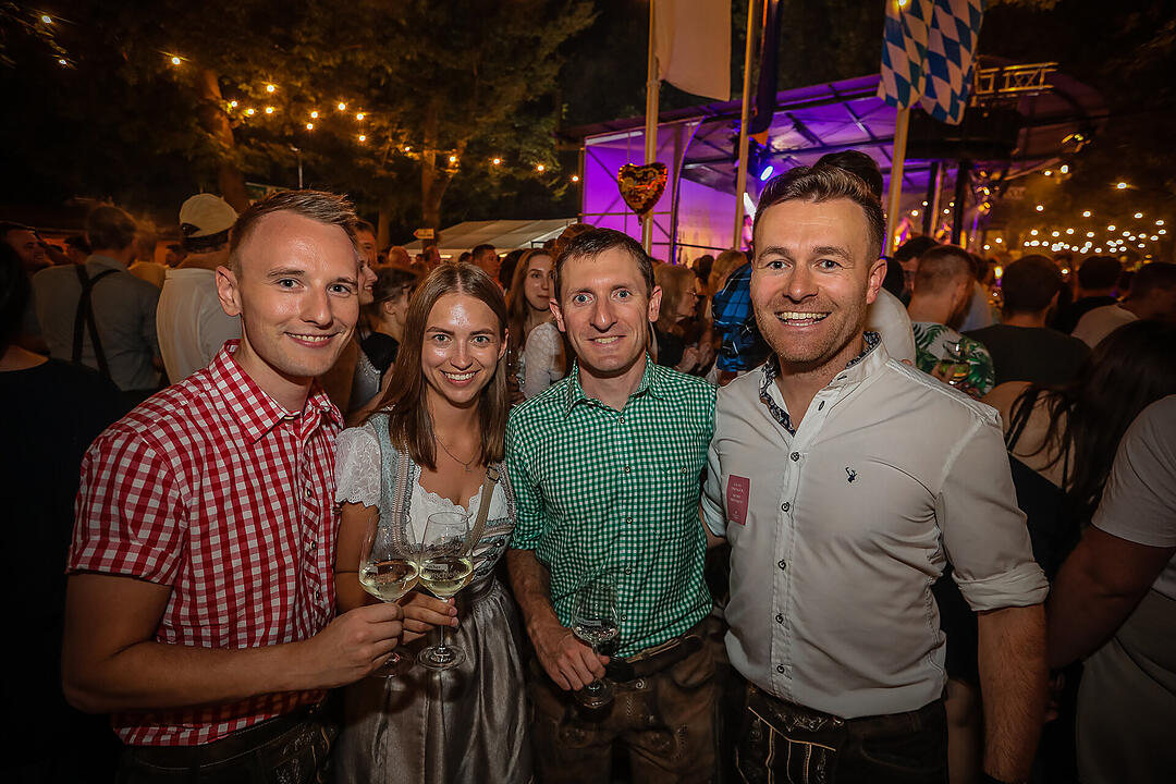 Impressionen vom größten Weinfest in Franken!