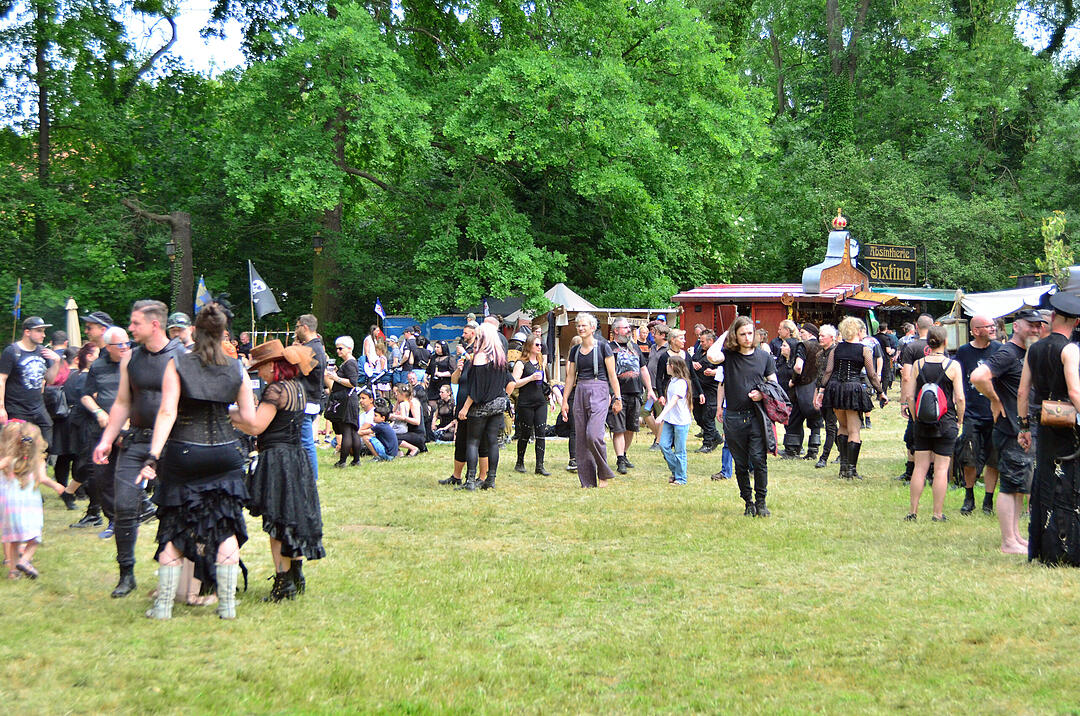 Wave-Gotik-Treffen 2022 - die Besucher