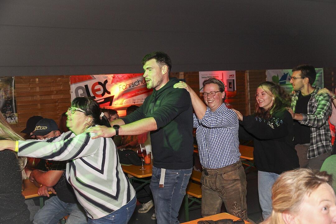 Es spielte die Partyband "Musik die3".