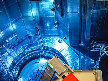 Abklingbecken im KKW Grafenrheinfeld Der Rückbau erfolgt hier mit Hilfe von Robotern unter Wasser. Matthias Hoch