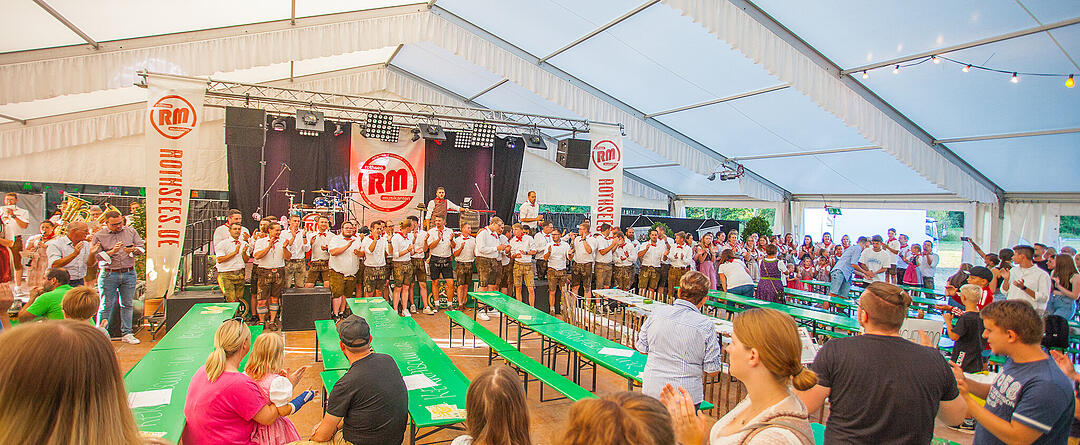 Grandioser Auftakt mit den Rothsee Musikanten.