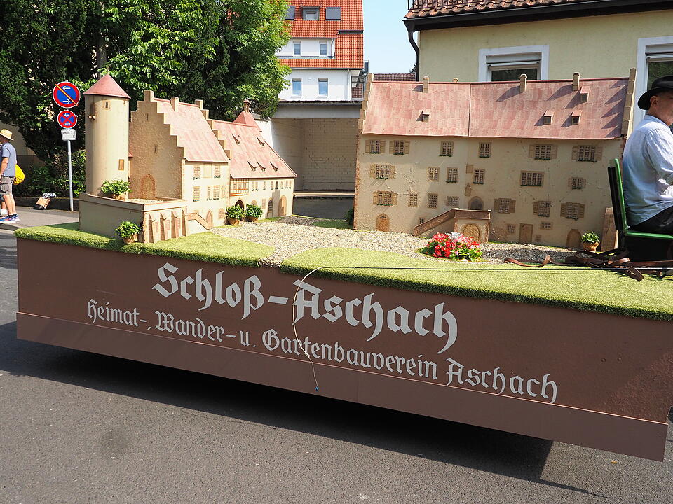Großer historischer Festzug durch Bad Kissingen!