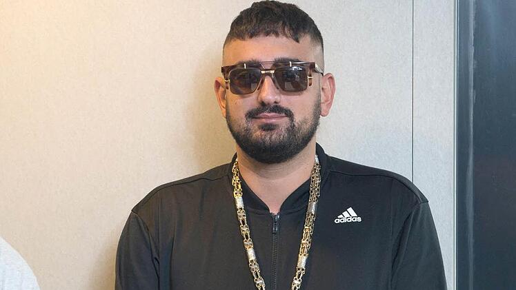 "Haftbefehl", ein Rapper der mit bürgerlichem Namen Aykut Anhan heißt, feierte in einem Hamburger Nacht-Club seinen Geburtstag - mit unschönem Ende. Foto: Paul Zinken / dpa