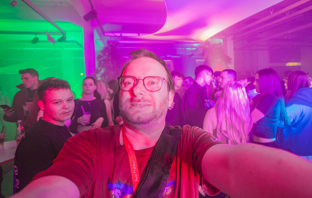 Nach dem einschlagenden Erfolg der ersten Kufa Club Night wurde ausgelassen die 2. Auflage gefeiert.