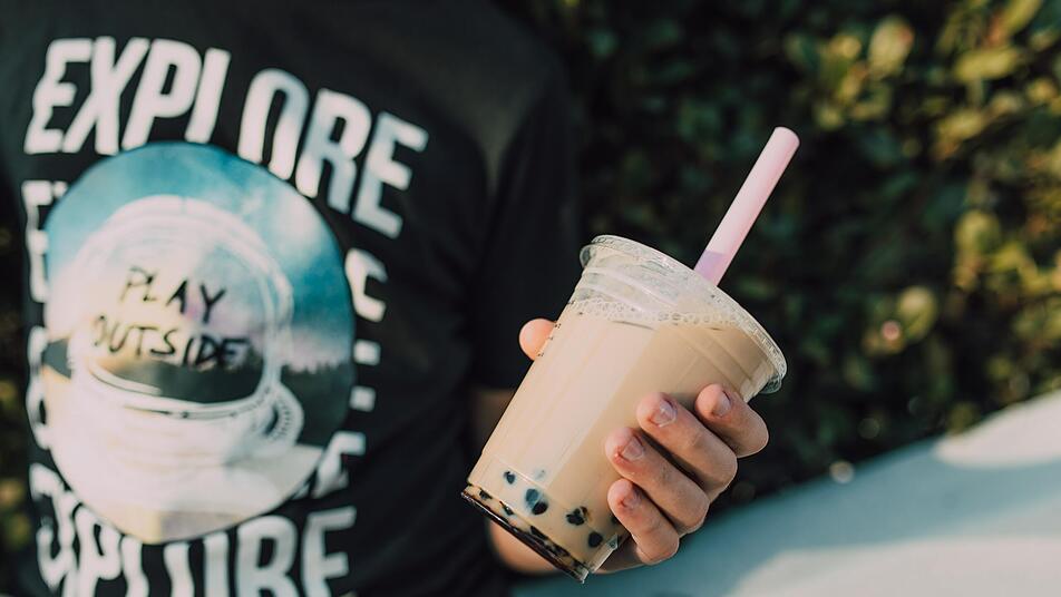 Bubble Tea ist ein taiwanisches Getränk auf der Basis von gesüßtem grünem oder schwarzem Tee.
