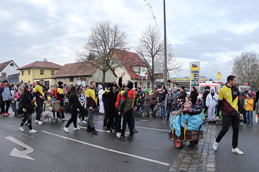 Die Hauptstrasse wurde zur Partymeile