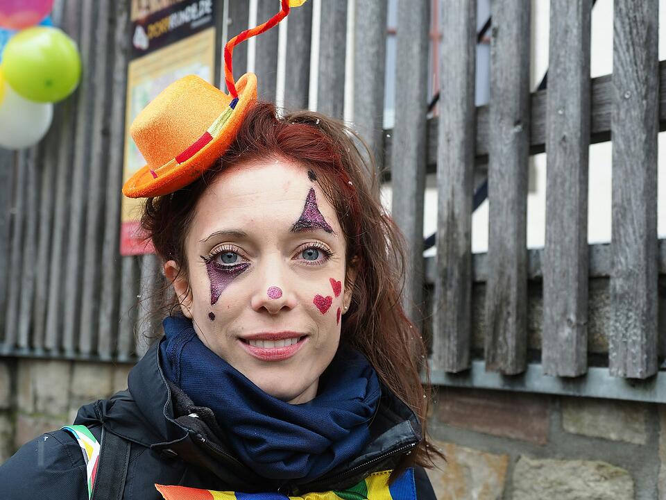 Tausende Besucher beim traditionellen Maskenumzug