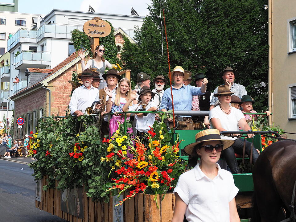 Großer historischer Festzug durch Bad Kissingen!