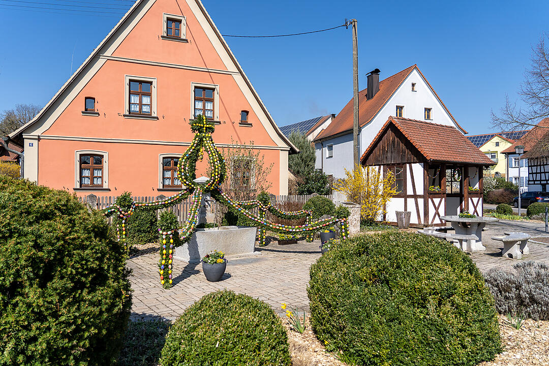 Osterbrunnen Roßdorf am Forst