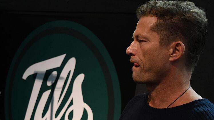 Til Schweiger stelte sein "Tils" am Montag (26. Februar 2018) auf der "Gastro Ivent"-Messe in Bremen vor. Foto: Carmen Jaspersen/dpa
