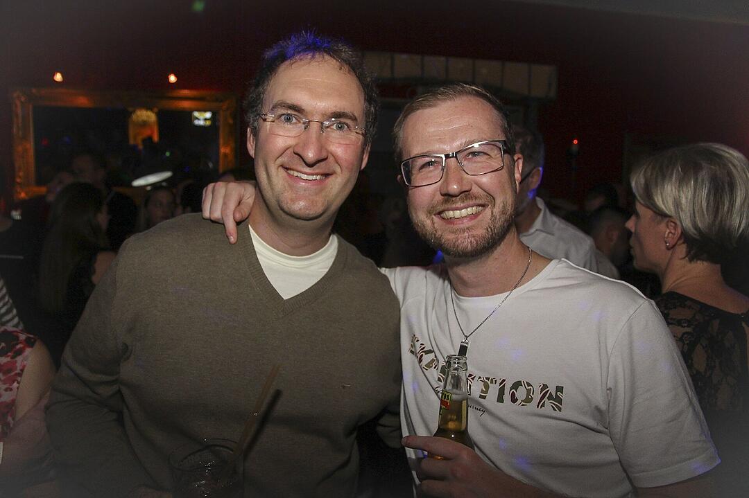 Volles Haus, erwachsene Partypeople und eine ausgelassene Feier!