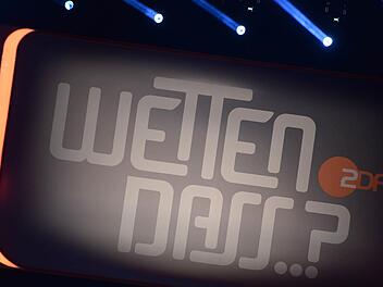 Jan Böhmermann moderiert "Wetten, dass..?". Das klingt wie ein Scherz, doch das ZDF hat die Meldung nun offiziell bestätigt. Foto: Hendrik Schmidt/dpa