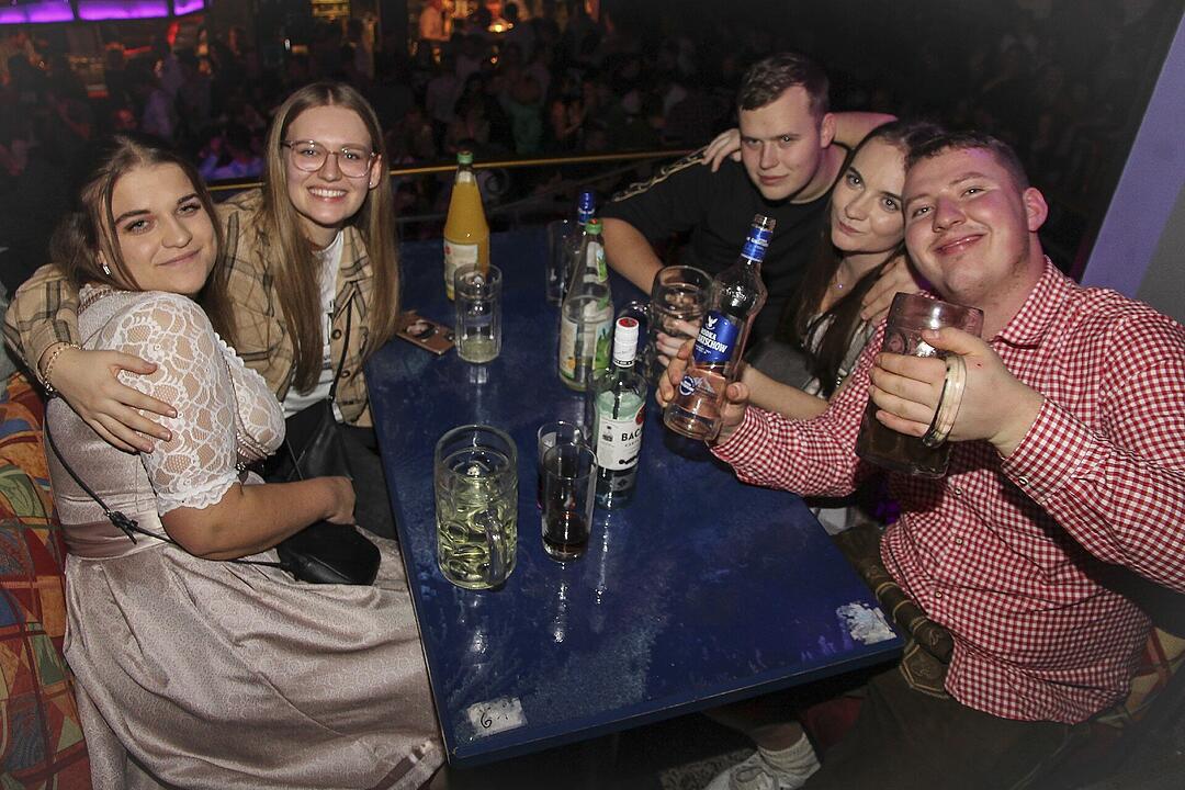 Klasse Party-Stimmung  am ersten Weihnachtsfeiertag