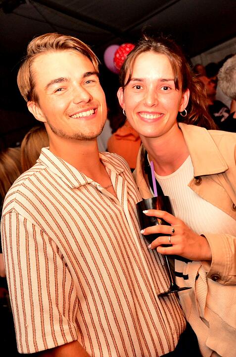 Party mit der Band "CAVELAND"