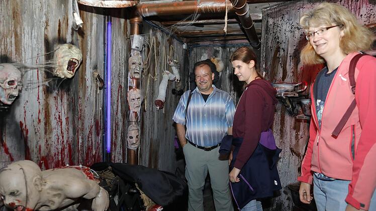 Clemens, Isabel und Ute Raab im "Horror Lazarett". Foto: Matthias Hoch