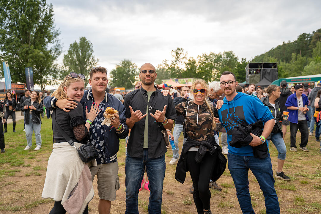 Sommer. Sonne. Tanzen. Techno. Bass!