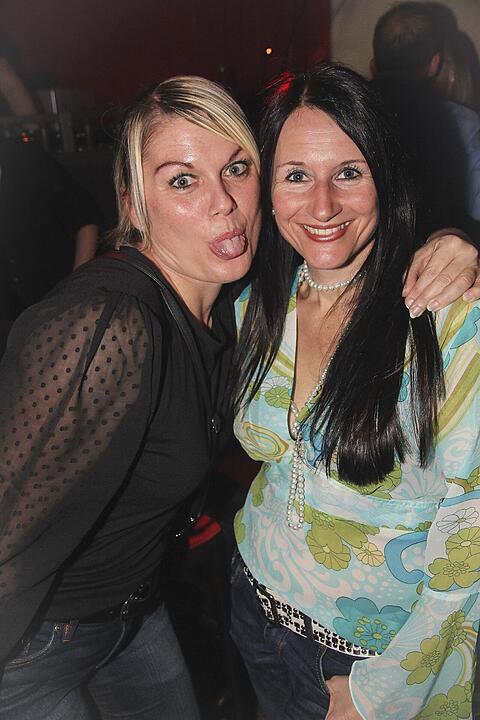 Volles Haus, erwachsene Partypeople und eine ausgelassene Feier!