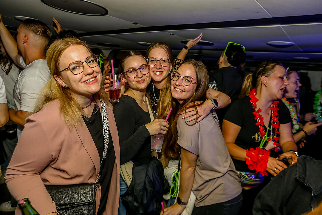 Auf drei Decks wurde richtig gefeiert!