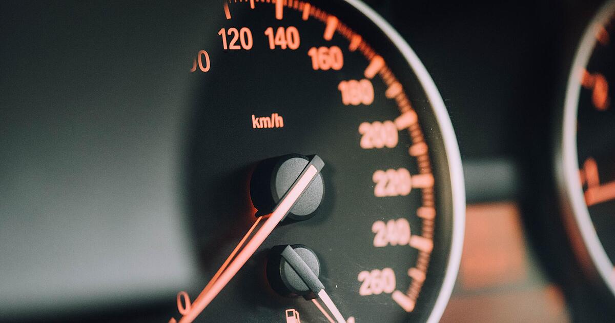 Immer 10 km/h zu schnell fahren? Das kann schlimme Folgen haben Immer 10 km/h zu schnell fahren? Das kann schlimme Folgen haben