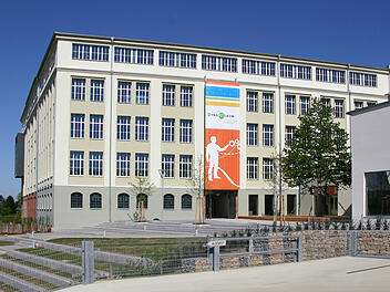 Die Außenfassade des Dynamikum Science Centers in Pirmasens.