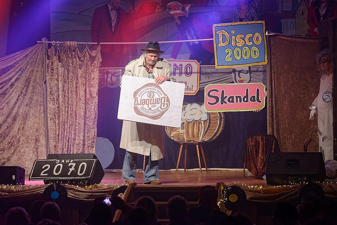 Motto: "Licht aus! Spot an! 70er Disco"