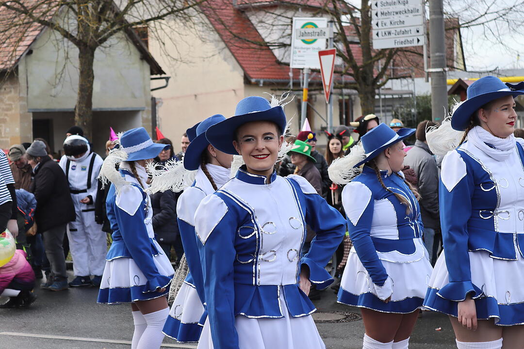Die Hauptstrasse wurde zur Partymeile