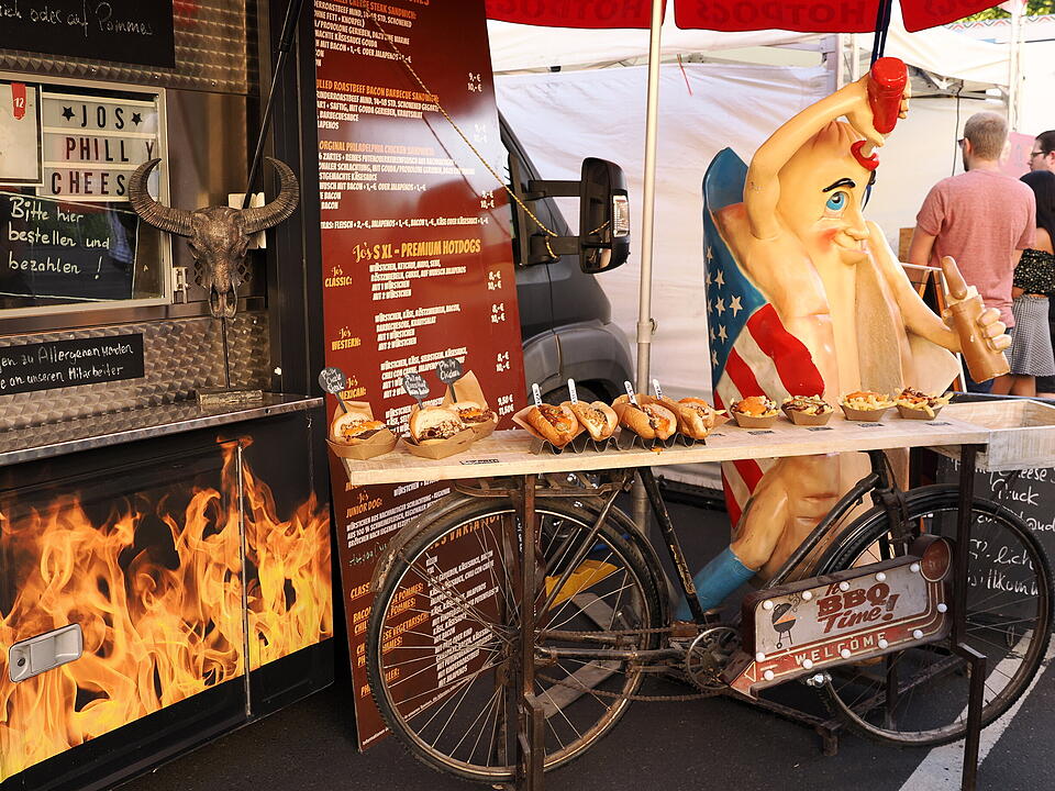 Burger, BBQ und Spezialitäten aus verschiedenen Ländern!