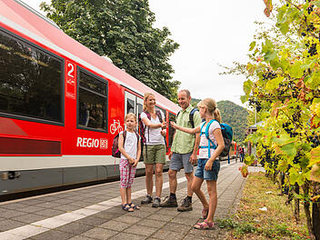 Mit der ganzen Familien lohnt sich ein Ausflug entlang der Moselstrecke mit der Bahn und dem 9-Euro-Ticket.