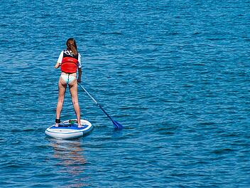 Stand-Up-Paddling ist der perfekte Sommersport.