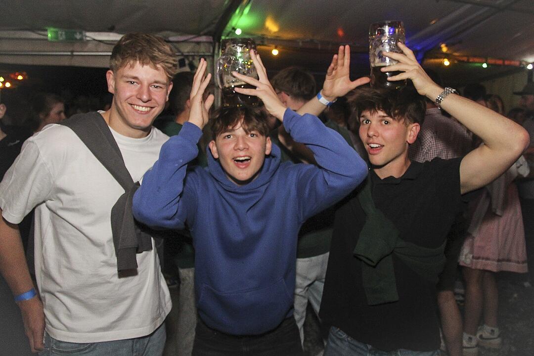 Mit der Partyband "Popnach8"!