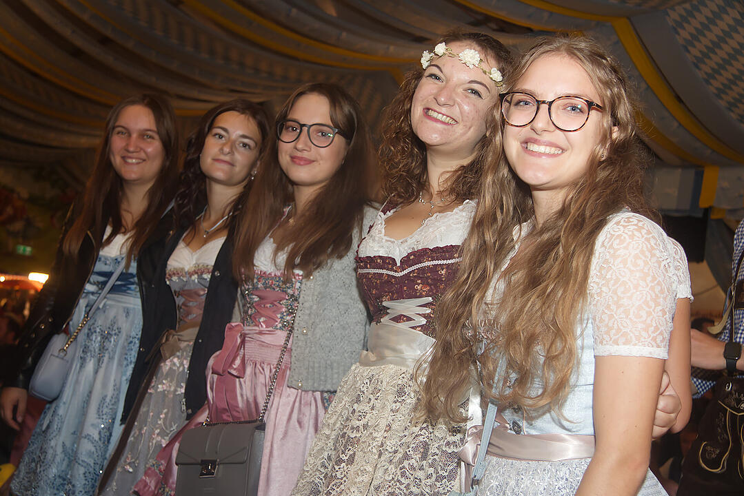 Beste Stimmung beim zweitgrößten Volksfest Bayerns