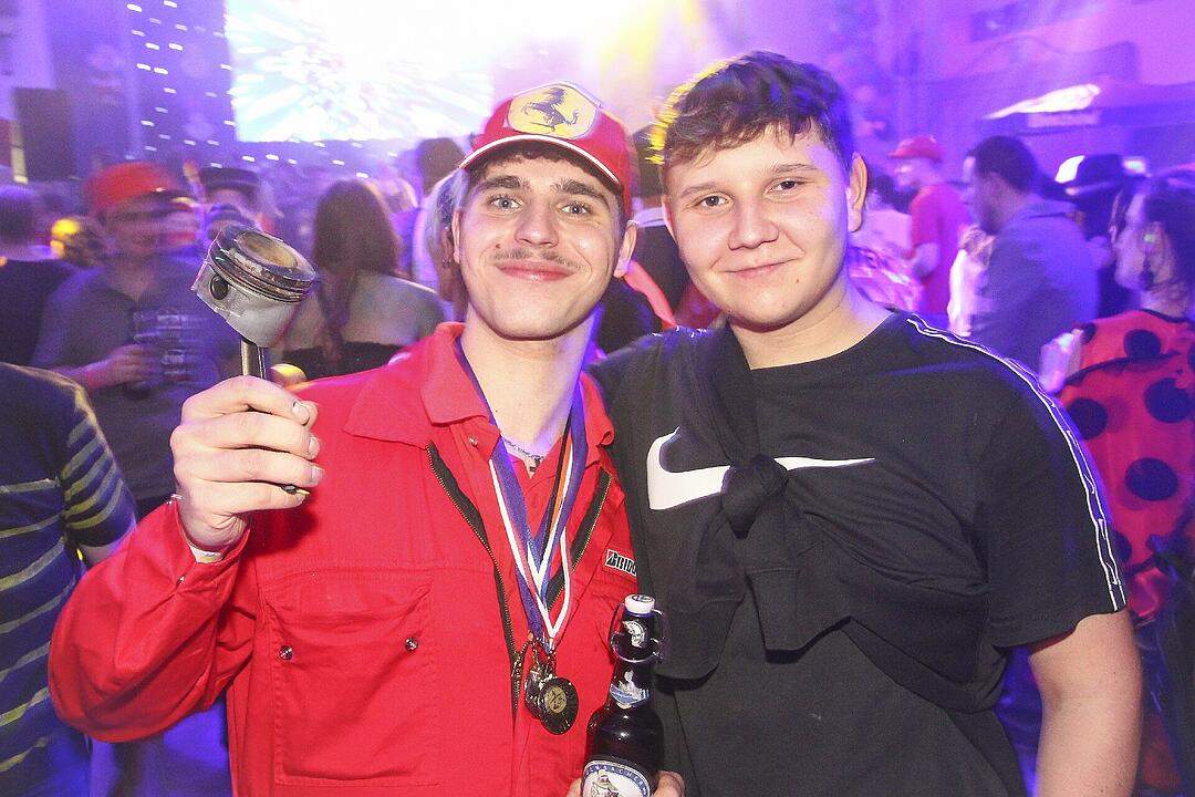 Super Stimmung beim Blütenfasching