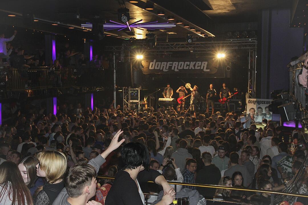 Klasse Party-Stimmung  am ersten Weihnachtsfeiertag