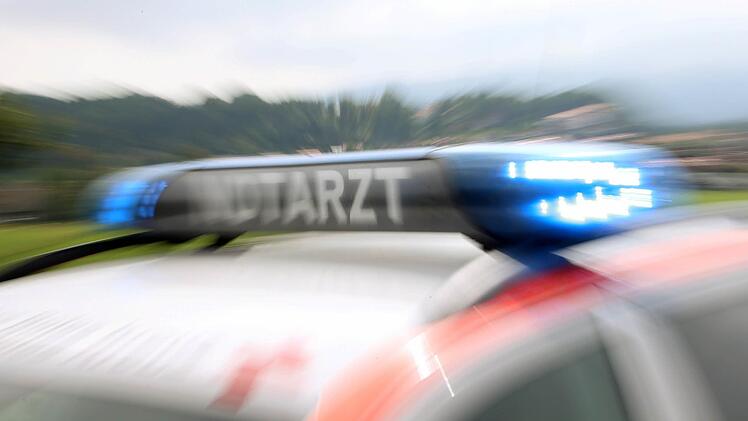 Für drei Männer kam jede Hilfe zu spät. Sie starben bei dem schweren Unfall auf der B27 bei Fulda. Symbolbild, Foto: Stephan Jansen/dpa