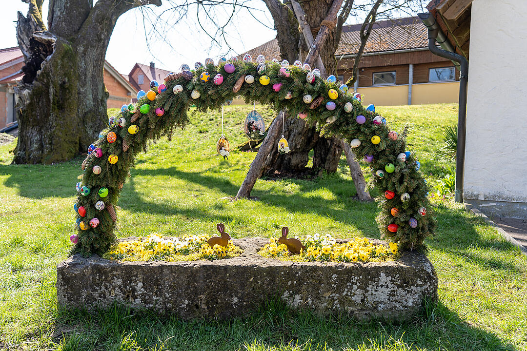 Osterbrunnen Kalteneggolsfeld