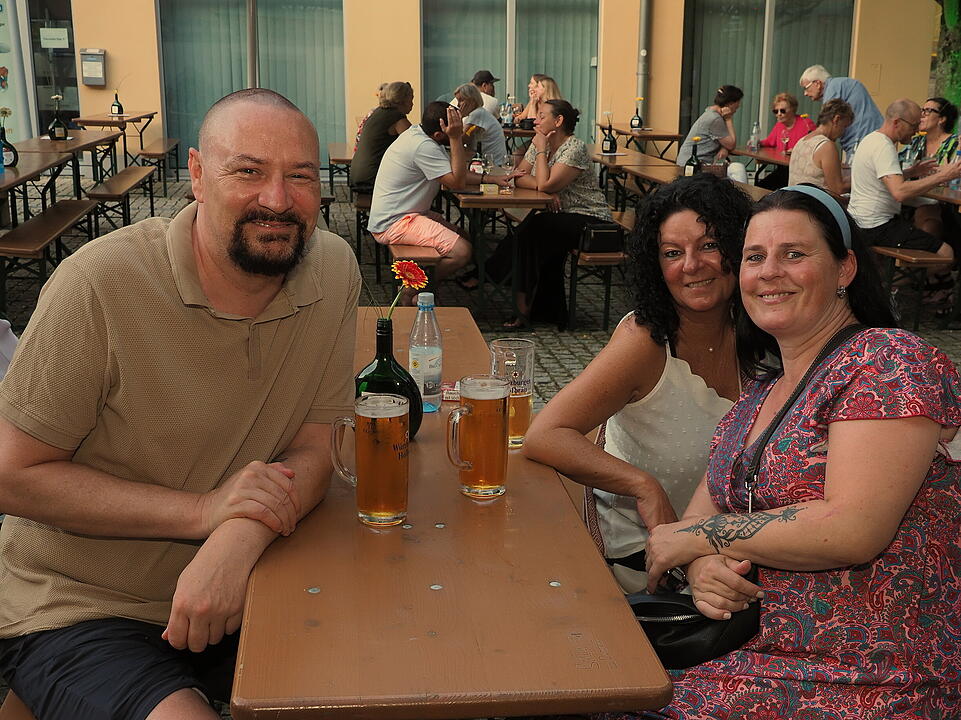 Das Weinfest zieht tausende Besucher an.