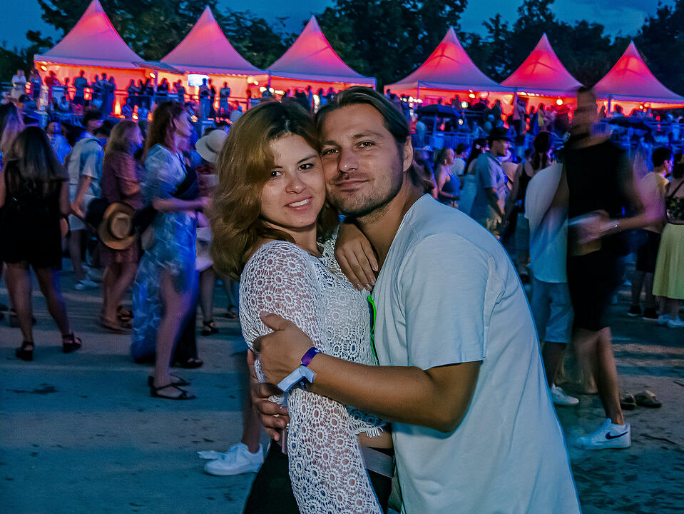 Mit internationalen und nationalen Live-Acts!