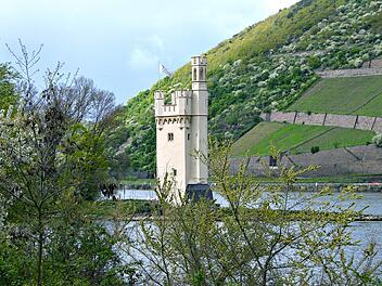 Der Binger Mäuseturm ist ein Wahrzeichen von Bingen.