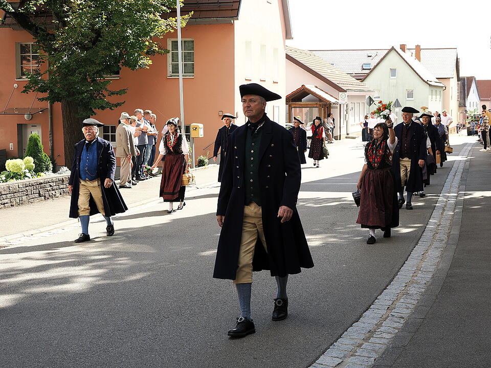 Motivwägen, Trachtengruppen und Musik-Kapellen