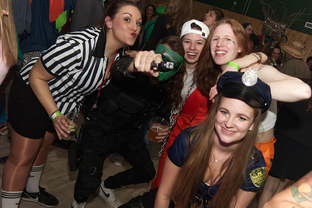 Ausverkaufte Party in Unterfarrnbach