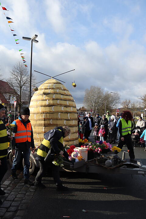 Die Hauptstrasse wurde zur Partymeile
