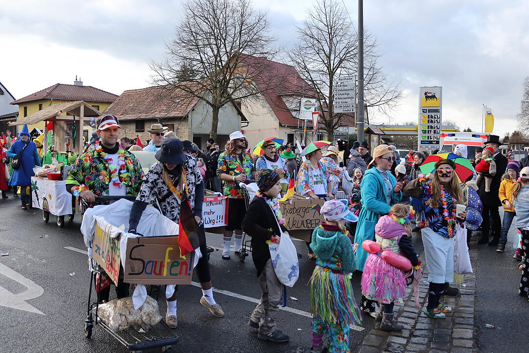 Die Hauptstrasse wurde zur Partymeile