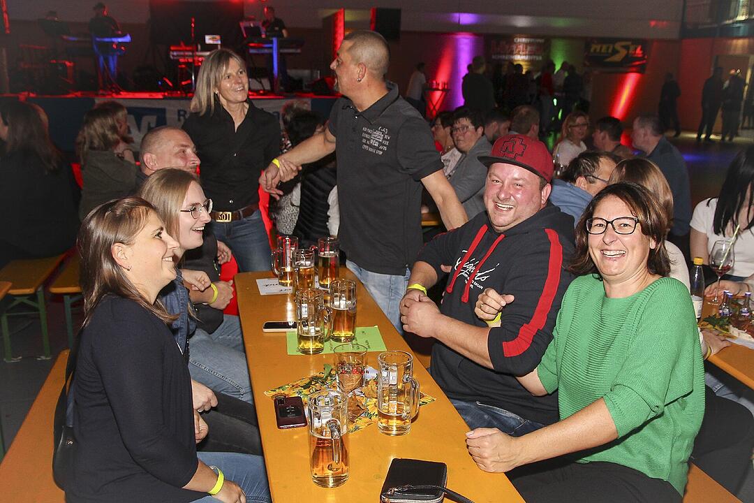 Es spielte die Partyband "Musik die3".