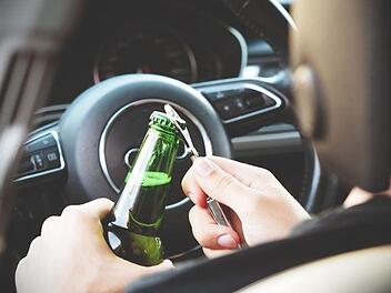 In München fuhr ein Jugendlicher betrunken quer durch die Stadt - verfolgt von der Polizei. Foto: Symbolbild/pixabay.com/StockSnap