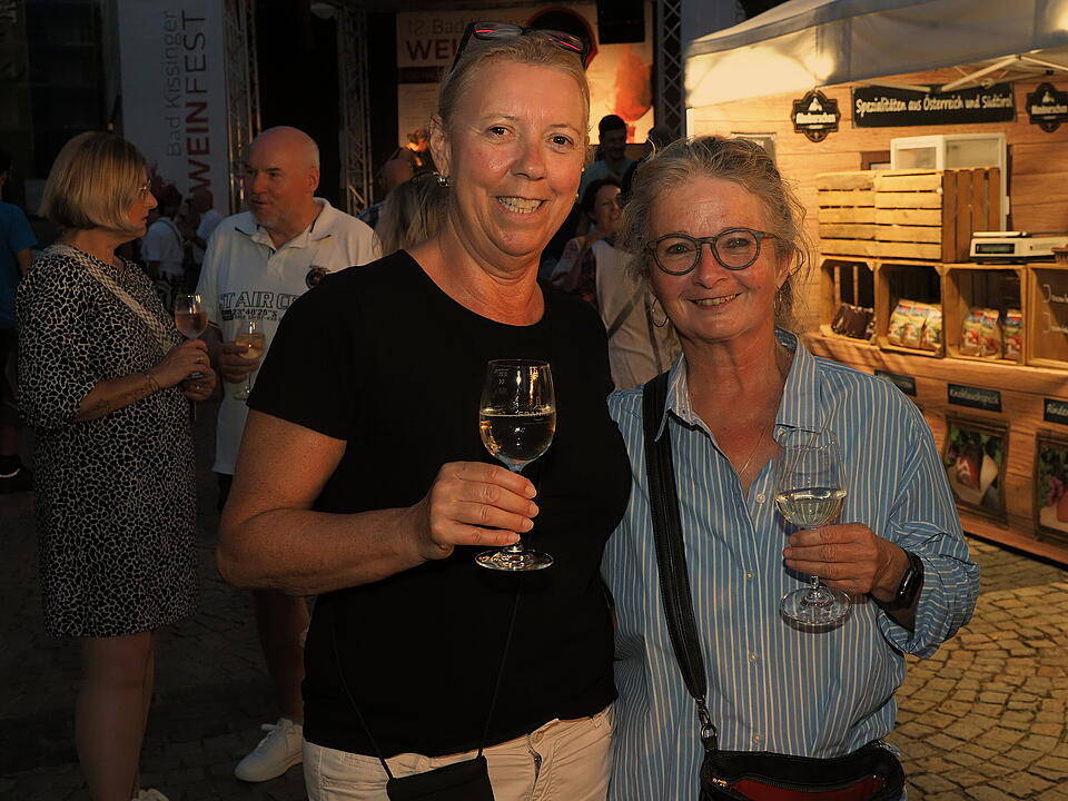 Das Weinfest zieht tausende Besucher an.