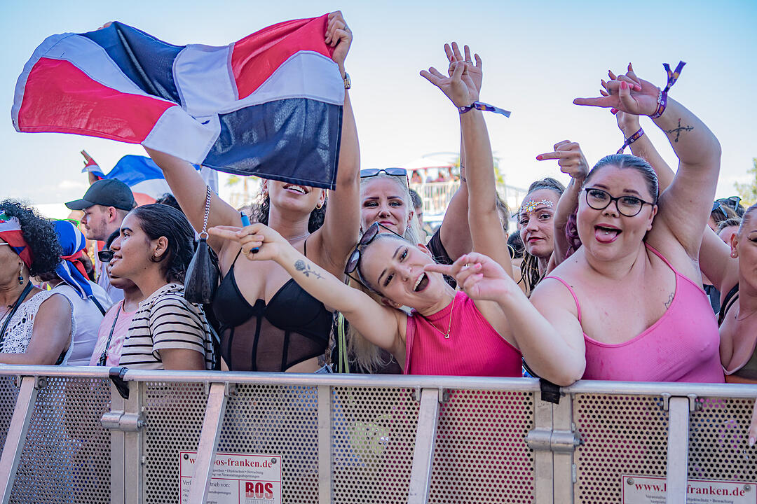 Mit vielen internationalen und nationalen Live-Acts!
