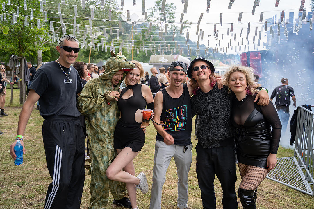 Sommer. Sonne. Tanzen. Techno. Bass!