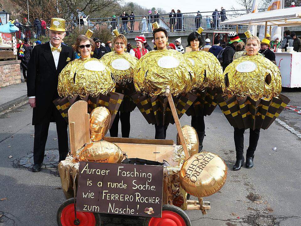 Buntes Faschingstreiben lockte tausende Besucher an.